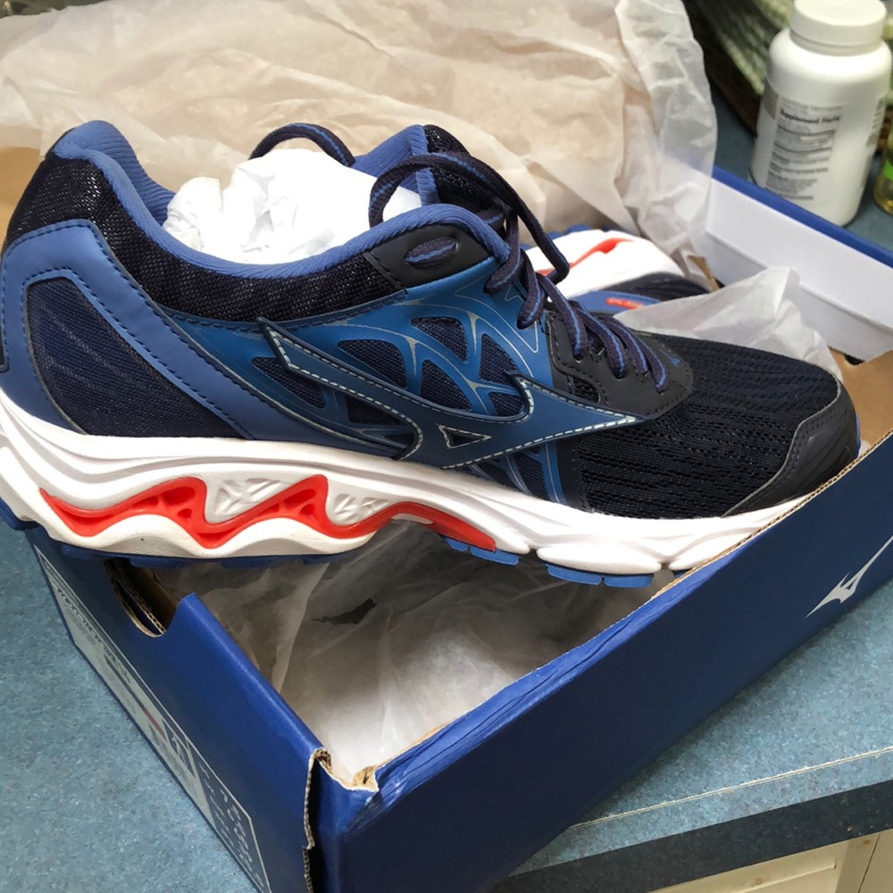 Mizuno Men’s Wave Inspire 14 Running Shoes